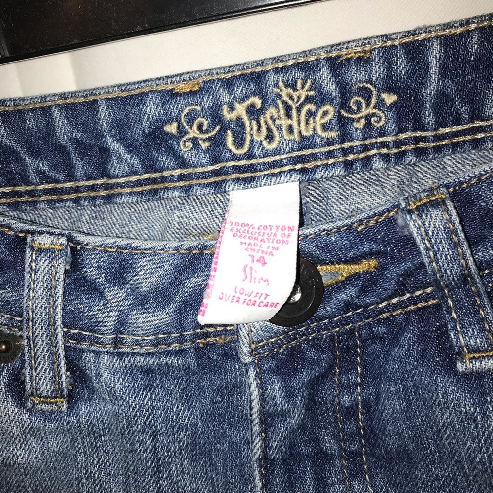 Shorts - Picture 3 of 3